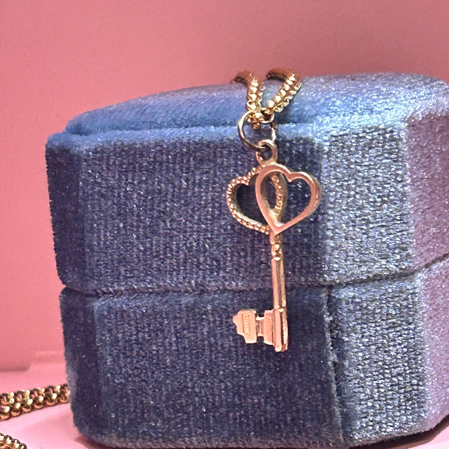 Antique (1927) 9ct Gold Double Heart Key Charm Pendant - Collectors Charms 9k Gold