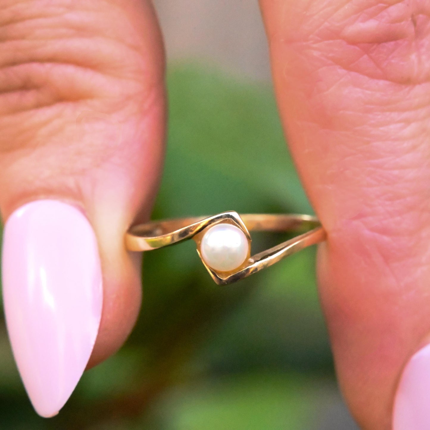dainty pearl vintage ring solitaire 9ct
