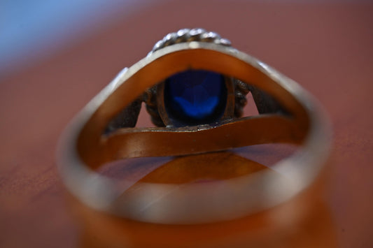 sapphire rich in colour - natural stone 22ct yellow gold solid gold ring.