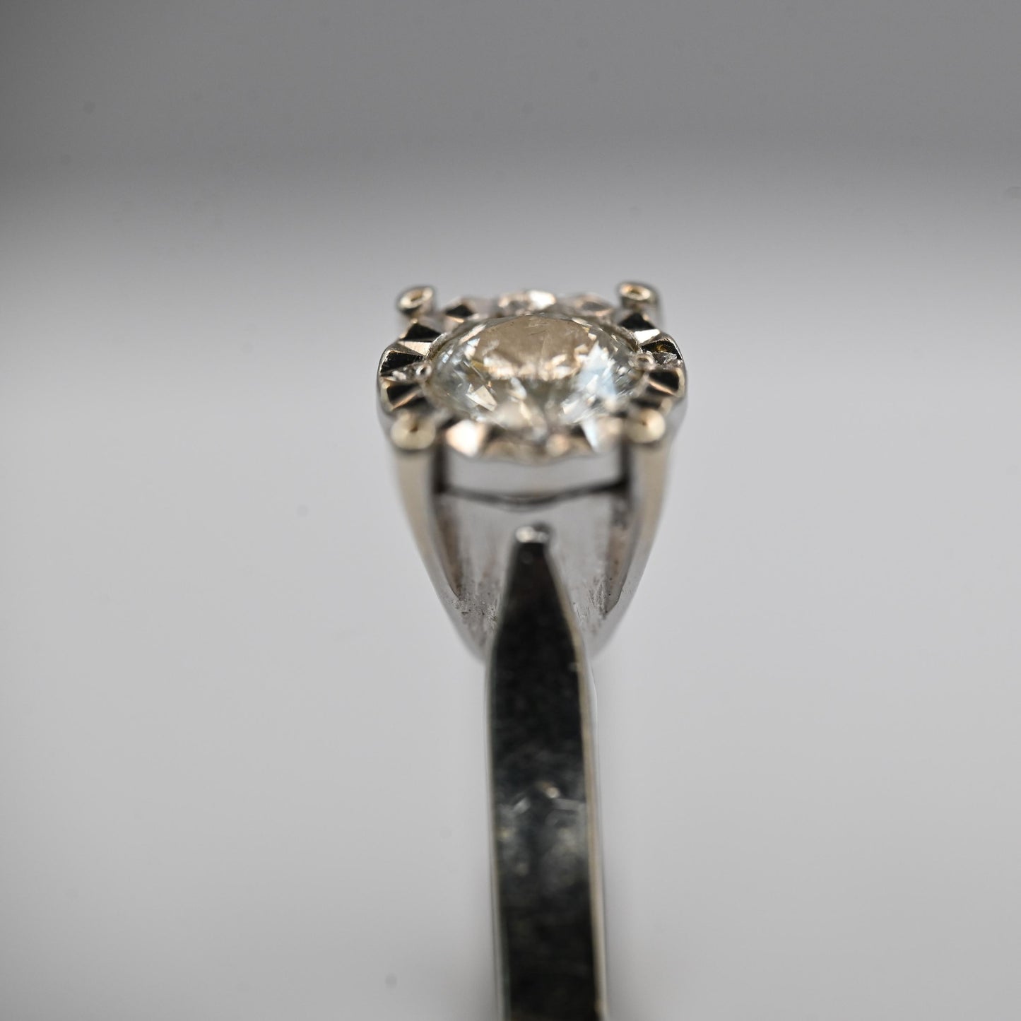 Stunning Solitaire 9 carat gold in white. Made in the UK - assayed in sheffield With full hallmarks.