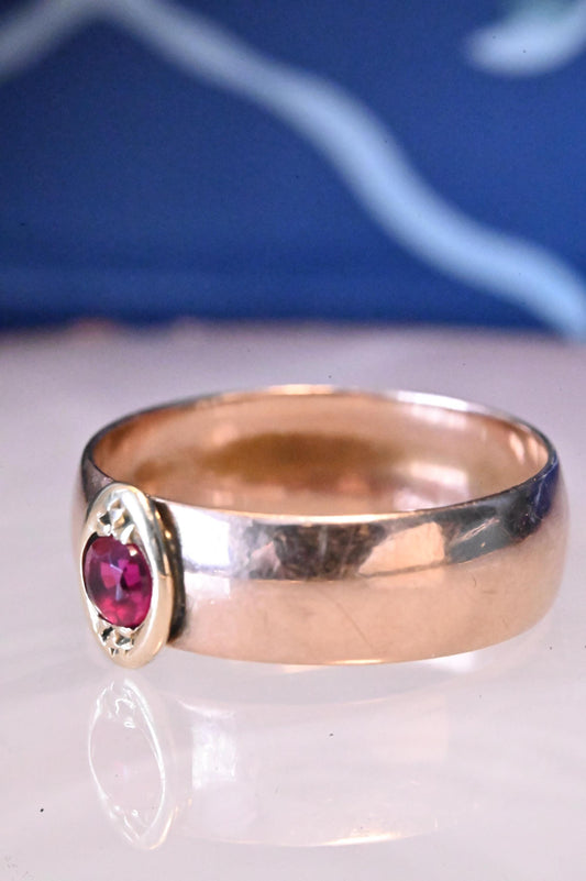 Unique Edwardian 1915 9ct Gold Wedding band Ring with Real Ruby - Statement Ring