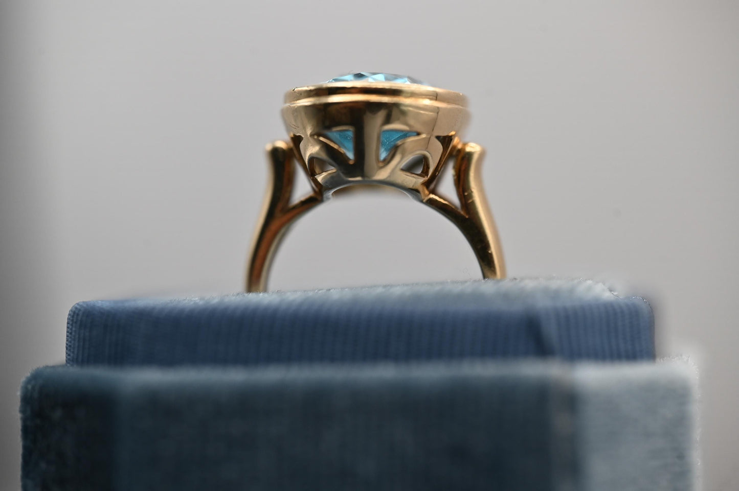 Vintage 80's Dress Statement Ring Swiss Blue Topaz 9ct Yellow Gold