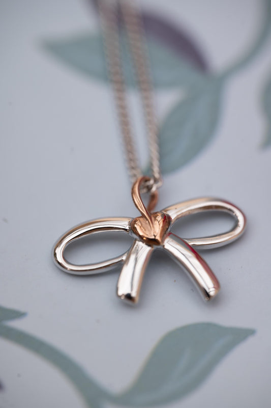 Gorgeous Welsh Clogau Sterling Silver and 9ct Welsh Rose Gold Bow Necklace