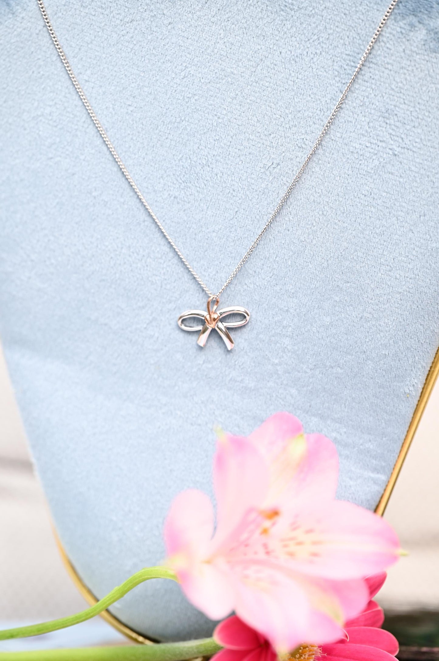 Gorgeous Welsh Clogau Sterling Silver and 9ct Welsh Rose Gold Bow Necklace