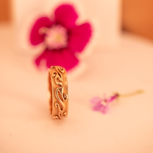 7mm width solid gold Celtic ring- one of a kind Clogau ring from early editions - has higher amount of rarest Welsh gold than newer collections.