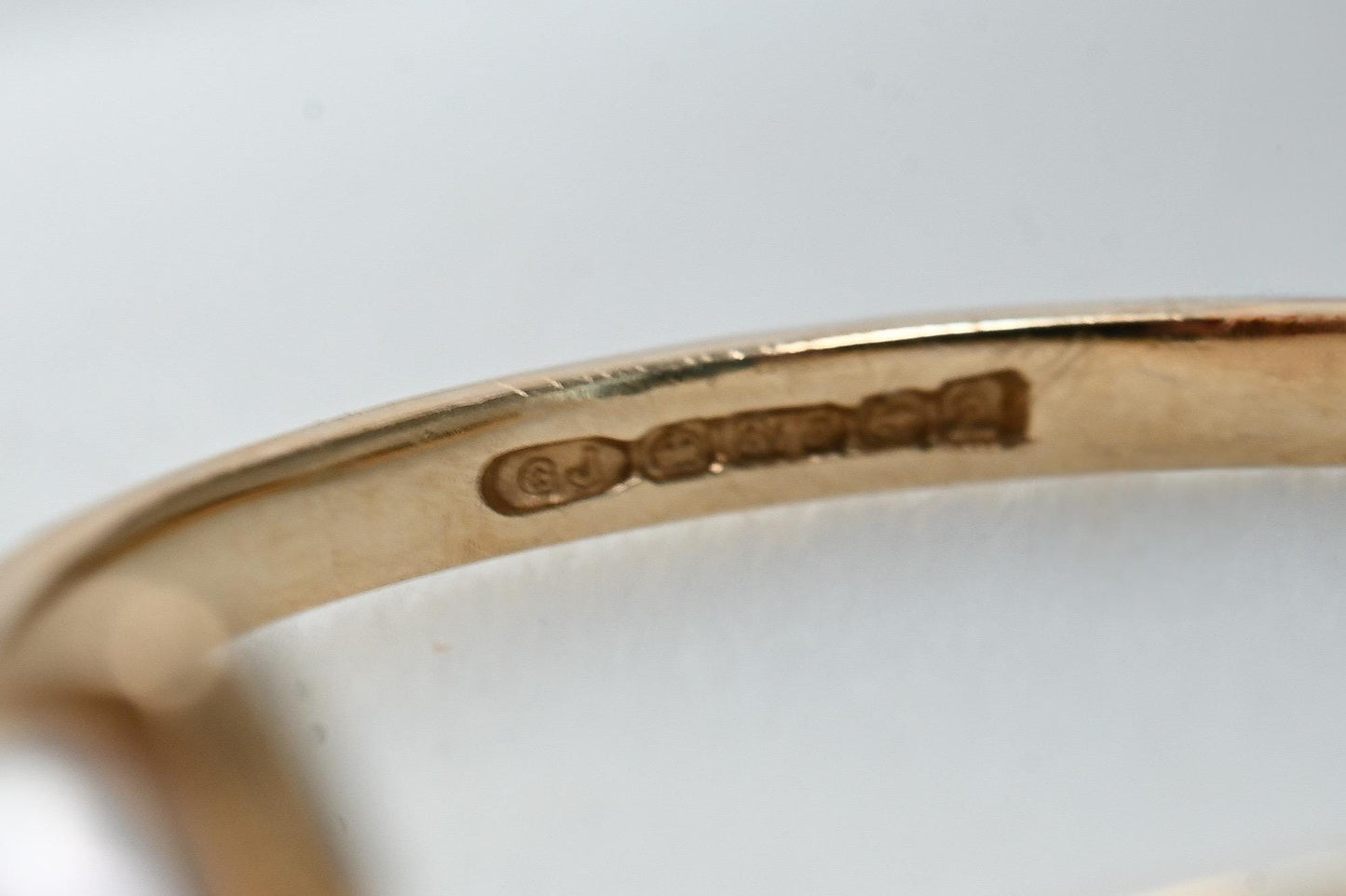 Vintage mid-century simulation solitaire Pearl 9ct Yellow Gold Dainty Ring