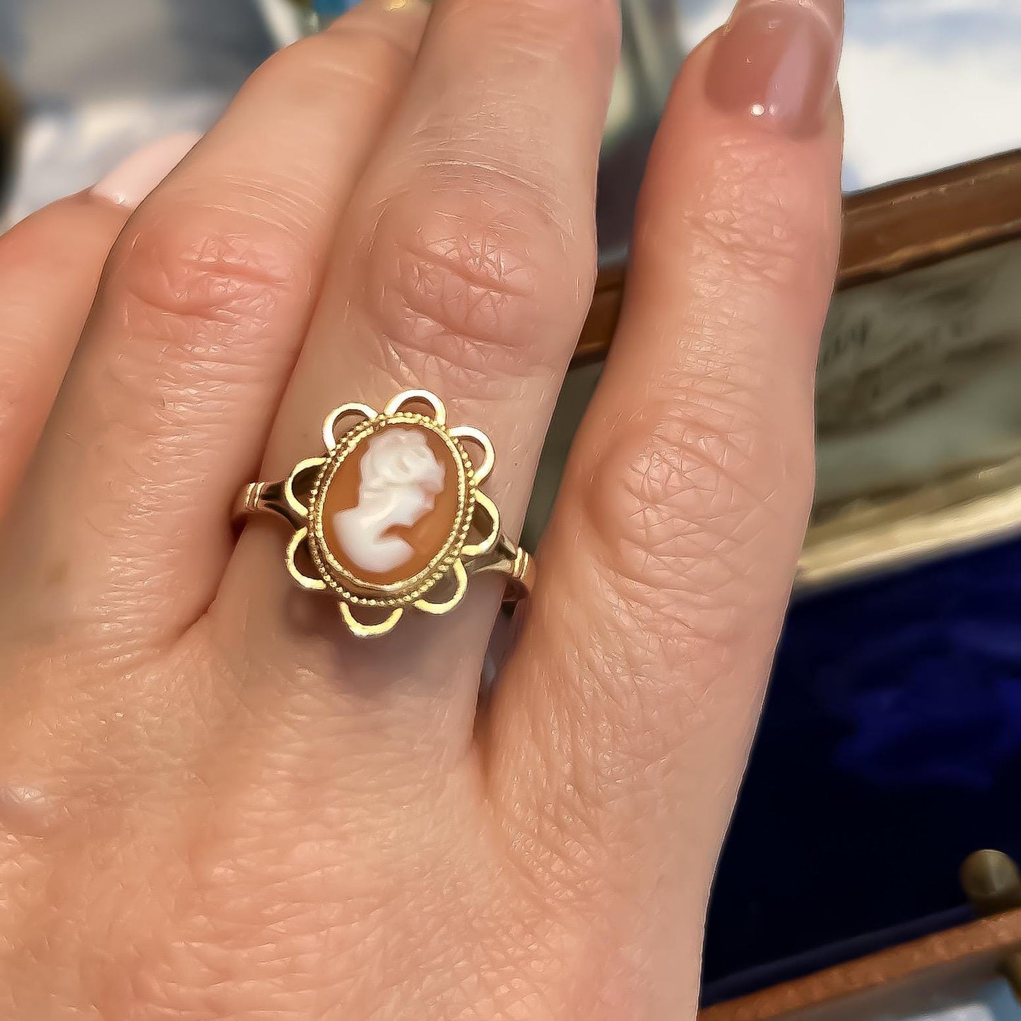 Vintage Cameo Ring: 9ct Gold Carved Shell, Floral Border, Mid- Century 9k Ring, Stunning detail of Lady with Bun and Shoulders, Dainty Ring