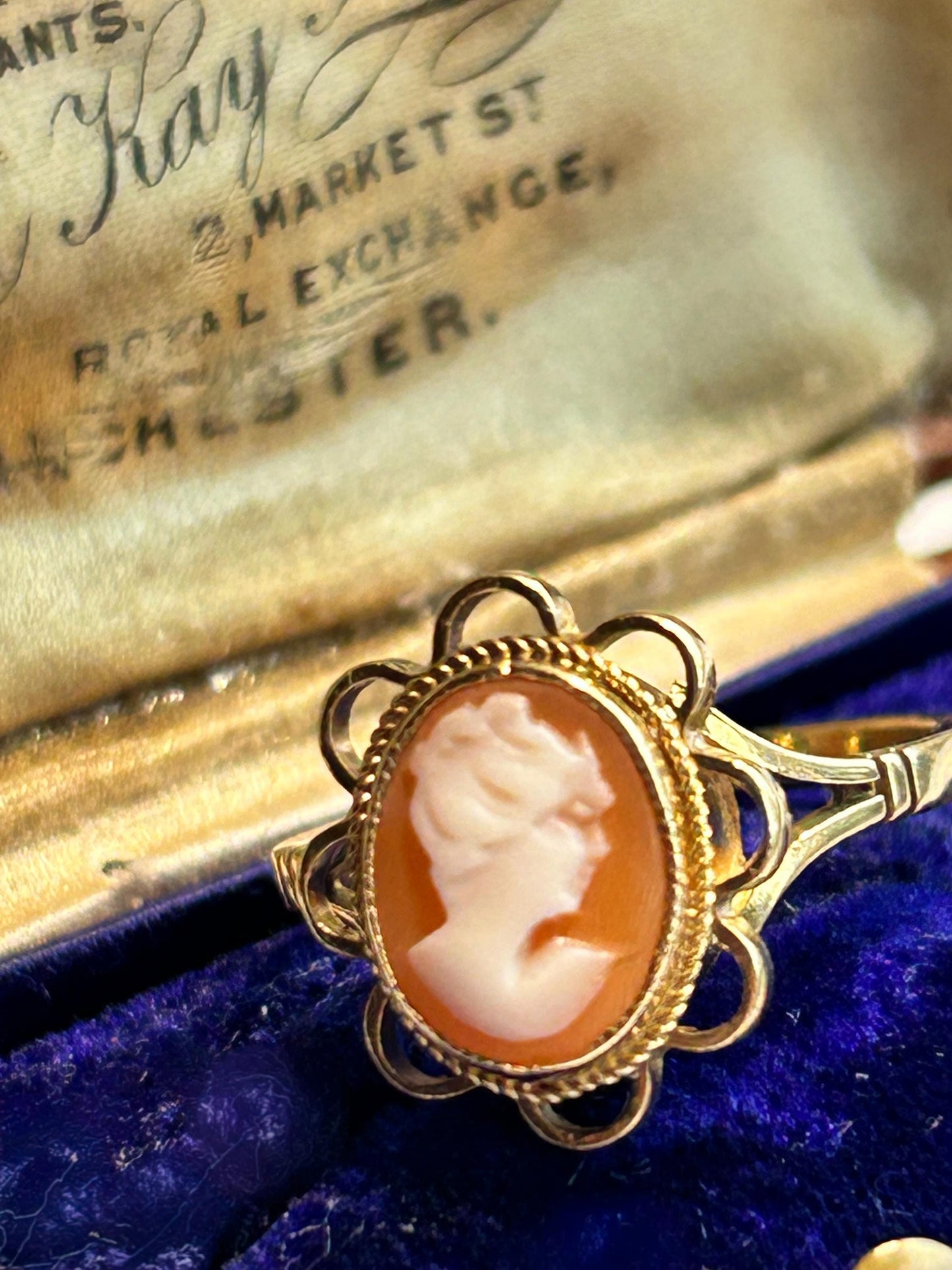 Vintage Cameo Ring: 9ct Gold Carved Shell, Floral Border, Mid- Century 9k Ring, Stunning detail of Lady with Bun and Shoulders, Dainty Ring