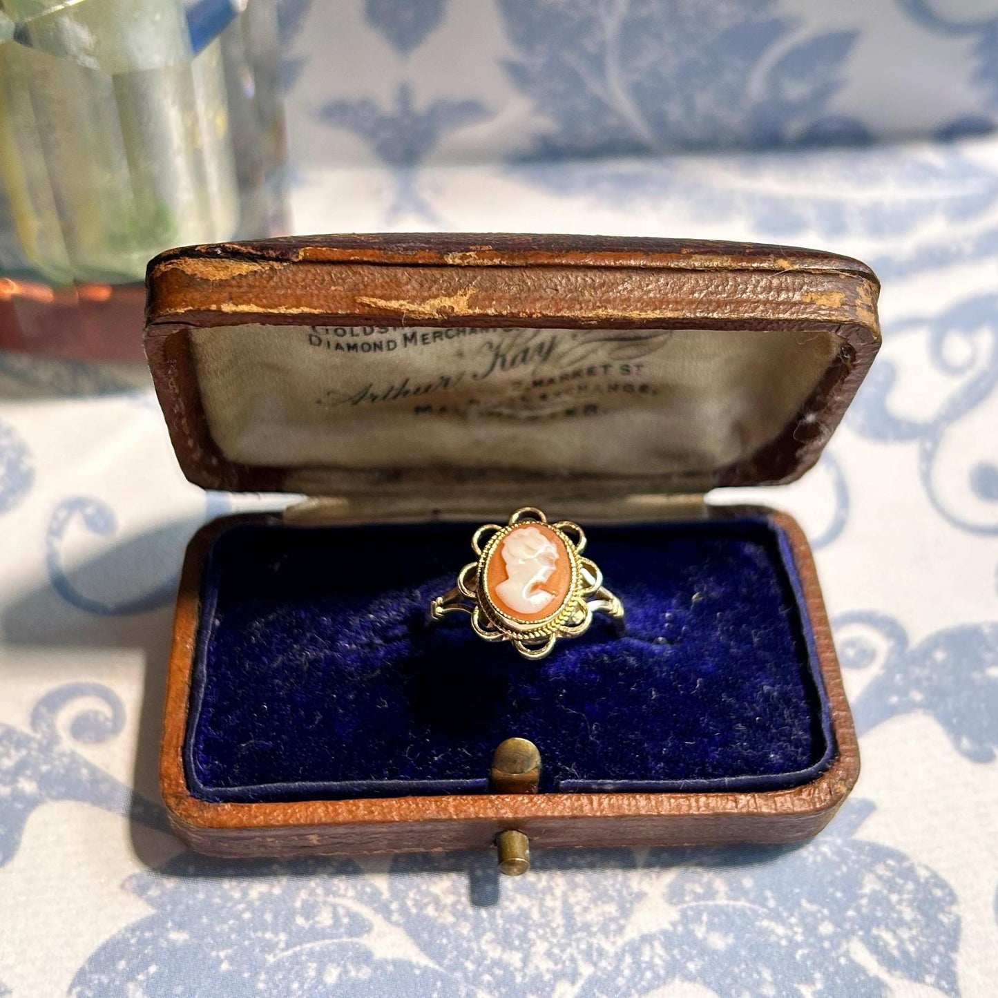 Vintage Cameo Ring: 9ct Gold Carved Shell, Floral Border, Mid- Century 9k Ring, Stunning detail of Lady with Bun and Shoulders, Dainty Ring