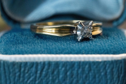 ornate art deco shoulder panel with brilliant diamond engagement ring on 18ct yellow gold Birmingham assayed