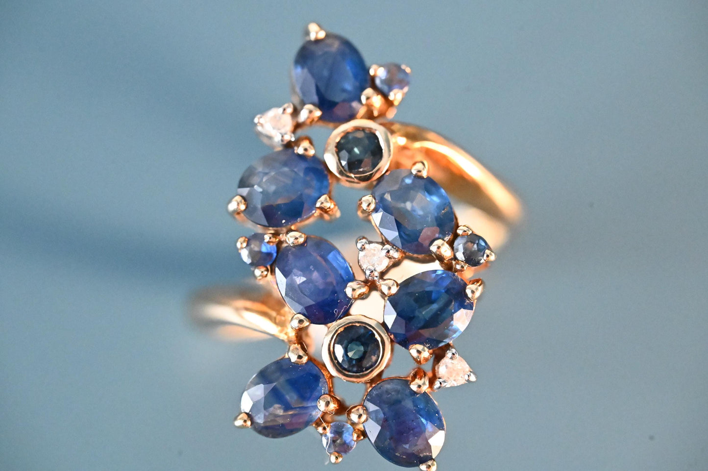 stunning sapphire dress ring cocktail ring - vintage item. 9ct yellow gold with natural sapphires