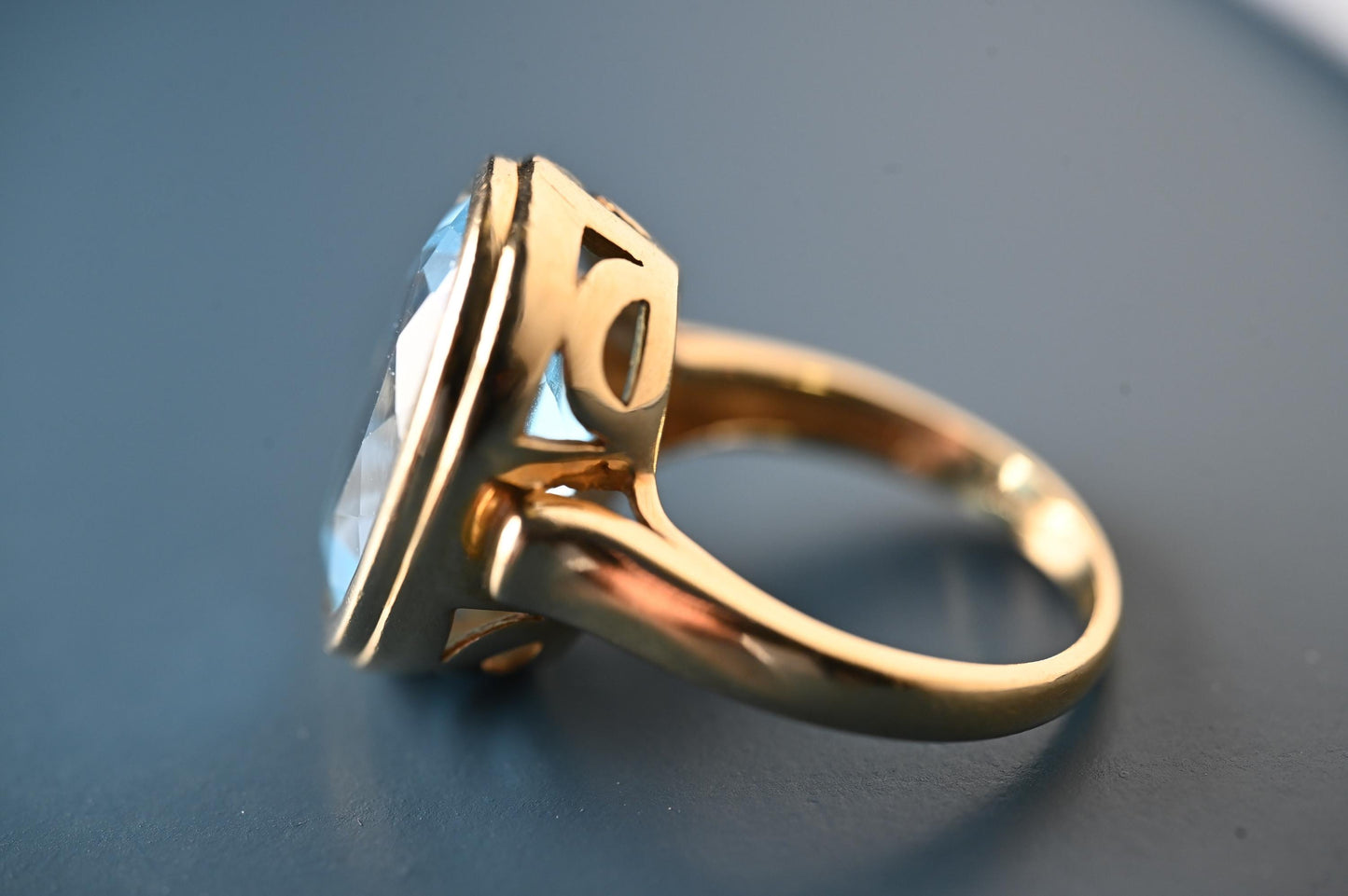Vintage 80's Dress Statement Ring Swiss Blue Topaz 9ct Yellow Gold