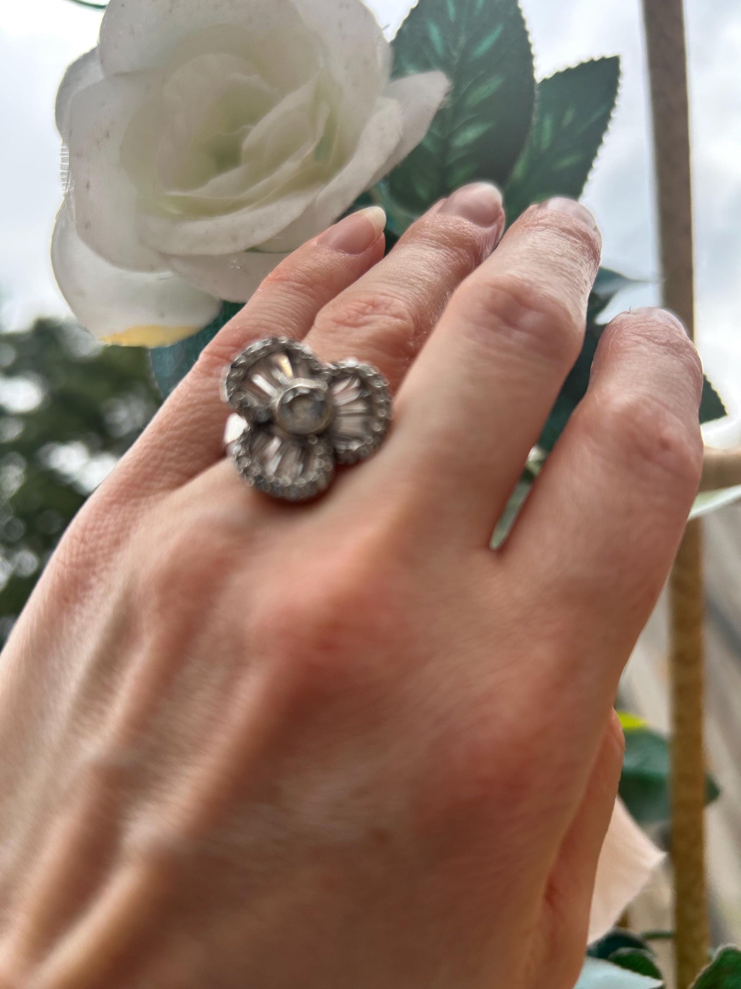 silver sparkly ring with cubic zirconia encrusted flower - statement jewellery - very pretty - real silver - vintage 90s item