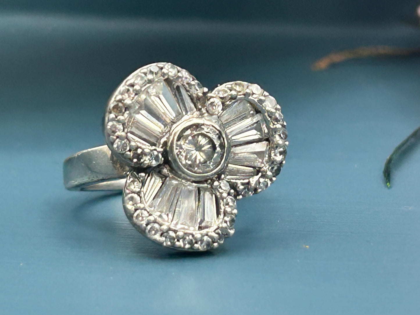 silver sparkly ring with cubic zirconia encrusted flower - statement jewellery - very pretty - real silver - vintage 90s item