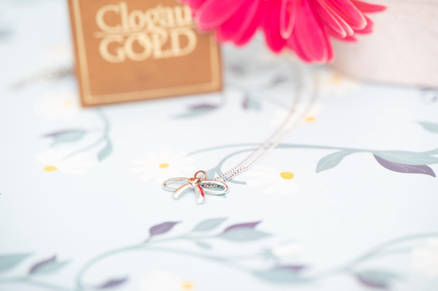 Gorgeous Welsh Clogau Sterling Silver and 9ct Welsh Rose Gold Bow Necklace