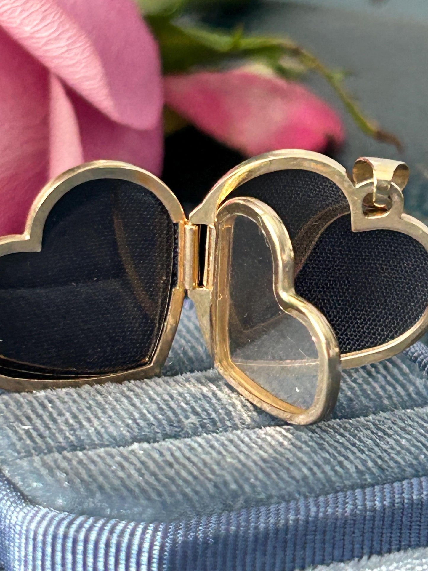 Vintage Heart Photo Locket, 9ct Yellow Gold Ornate Detailing, Keepsake Jewelry, England Assayed Gold Pendant, Unique Heart Memory Jewellery