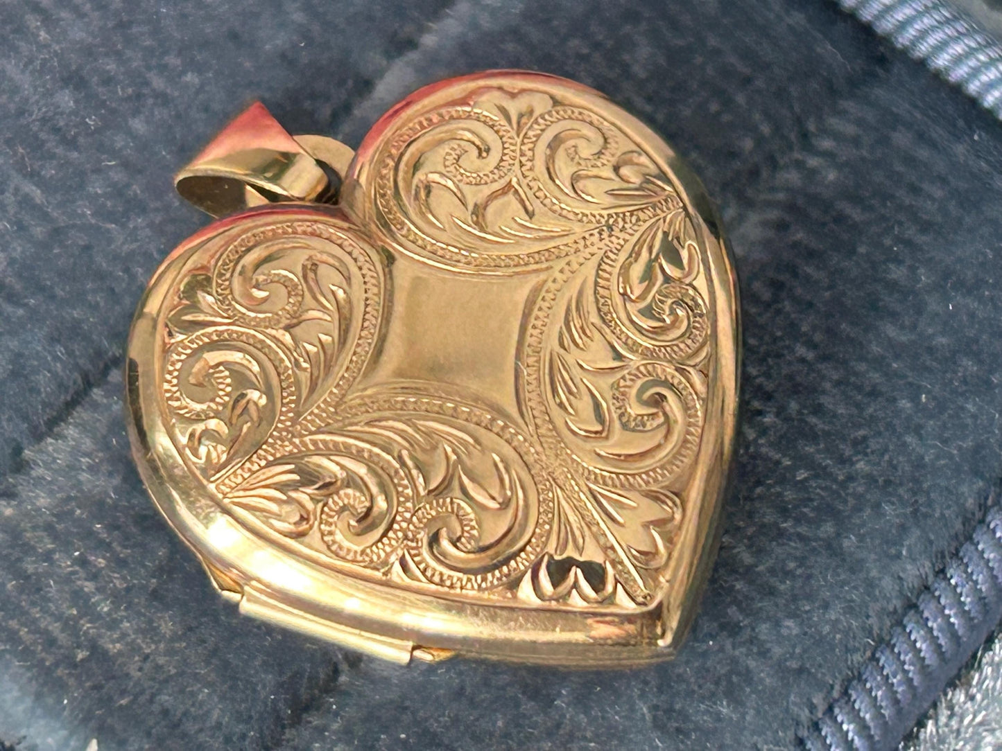 Vintage Heart Photo Locket, 9ct Yellow Gold Ornate Detailing, Keepsake Jewelry, England Assayed Gold Pendant, Unique Heart Memory Jewellery