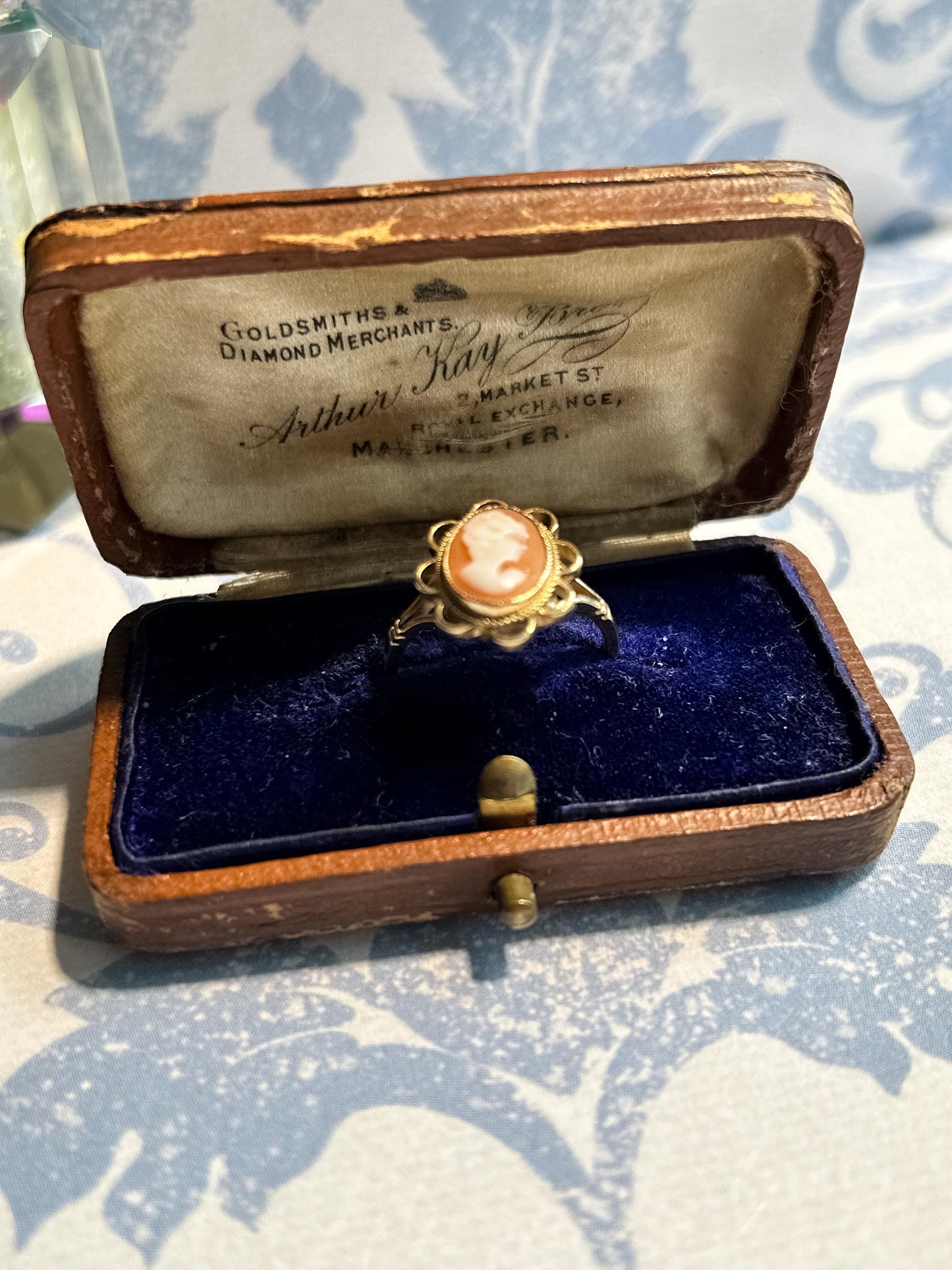 Vintage Cameo Ring: 9ct Gold Carved Shell, Floral Border, Mid- Century 9k Ring, Stunning detail of Lady with Bun and Shoulders, Dainty Ring