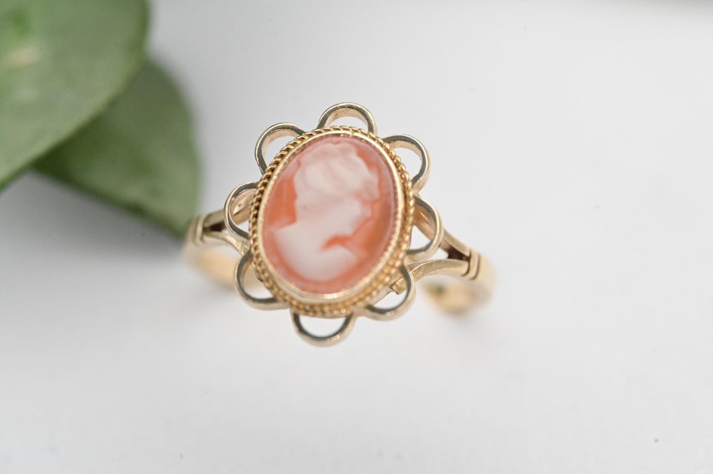 Vintage Cameo Ring: 9ct Gold Carved Shell, Floral Border, Mid- Century 9k Ring, Stunning detail of Lady with Bun and Shoulders, Dainty Ring