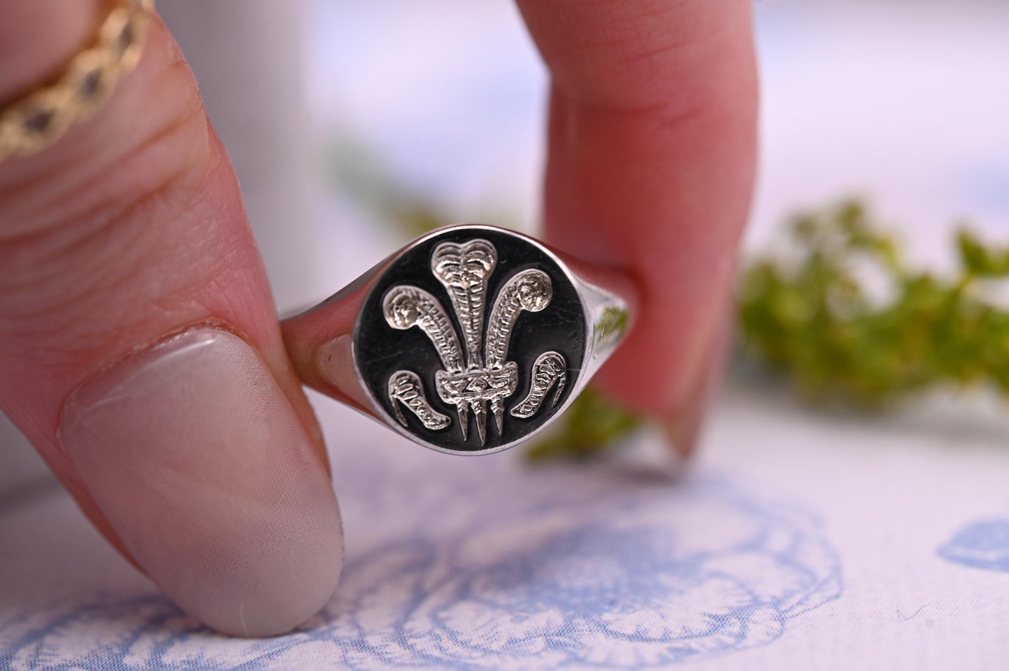 Sterling Silver Welsh Signet Ring, Wales Cymru Round Signet Ring Jewellery, Celtic Welsh Feather Ring. Jewellery Christmas Gift / UK: T