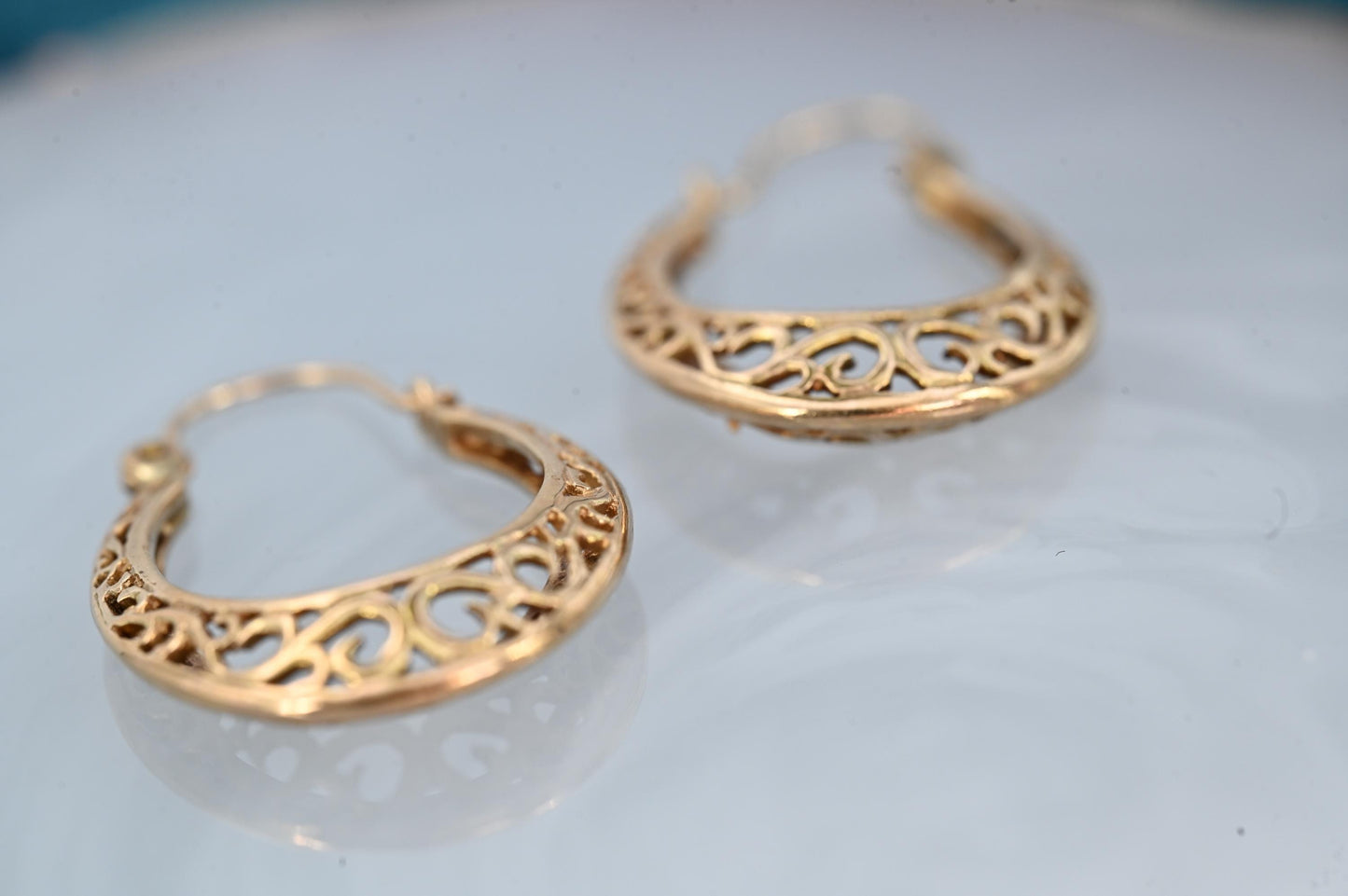 Vintage 9ct Gold Filigree Hoop Earrings | Medium Gold Hoops, Classic Retro Jewelry Gift, 9K Unusual Gold Earrings, Mid-Century Jewelry