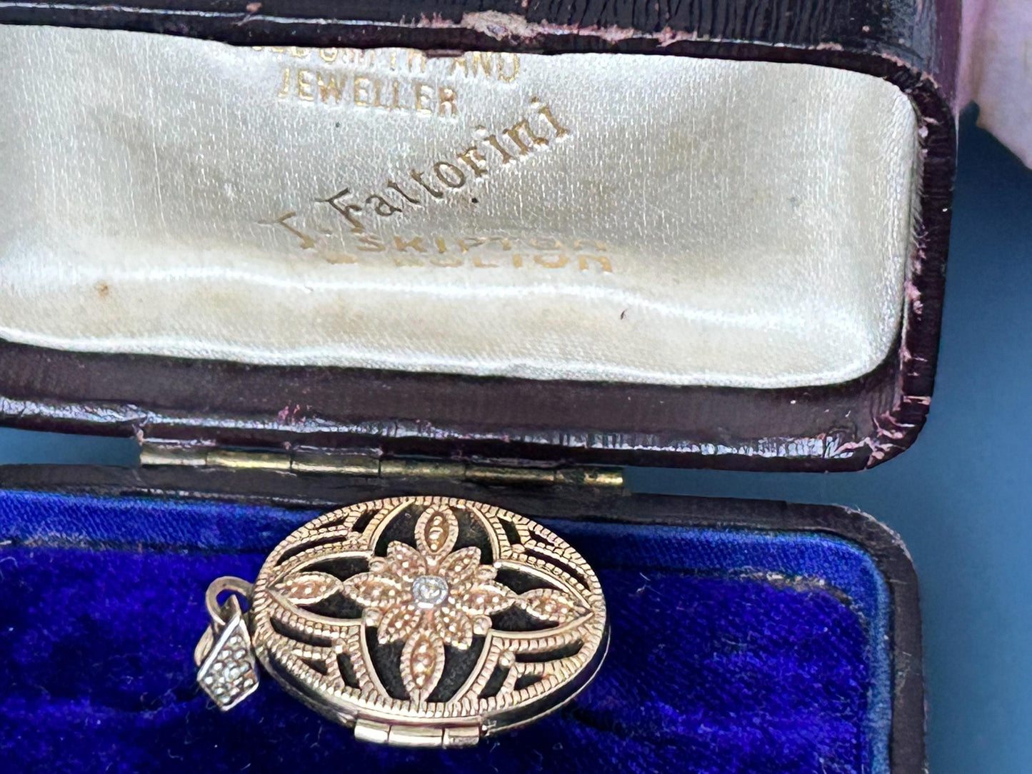 Vintage Gold Locket Filigree with crystal, 9ct Gold Locket Photo Pendant: Birmingham Mark, Sentimental Keepsake, Pretty Dainty Jewellery