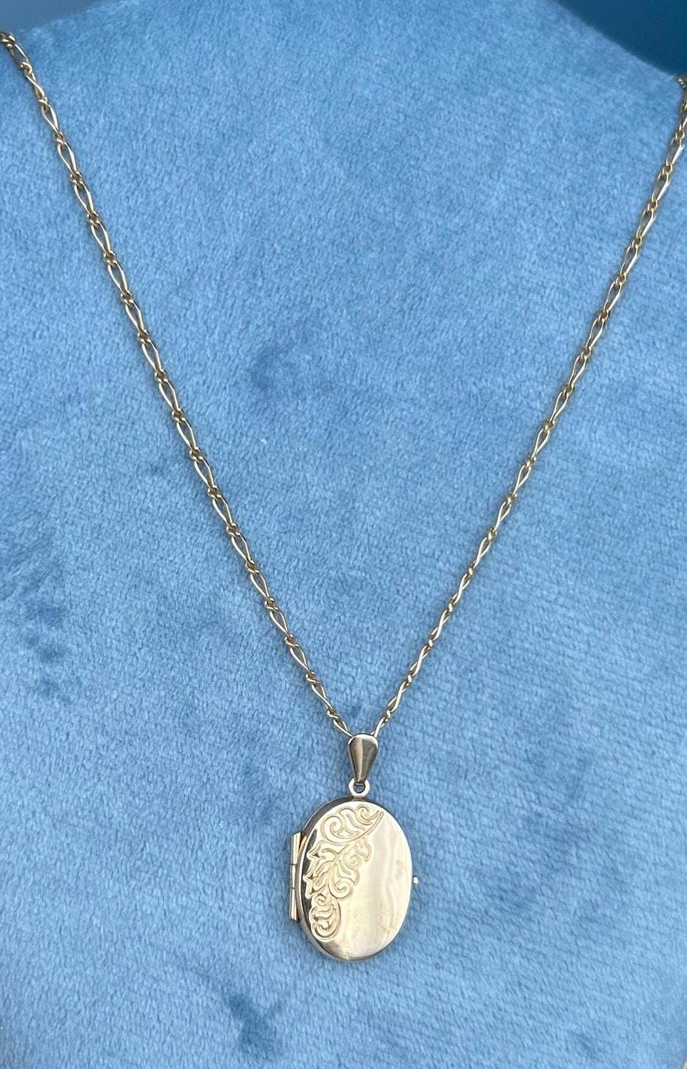 Vintage Pretty Oval Pendant Locket with Chain, Assayed in England, Dainty Keepsake Photo Jewelry, 9ct Yellow Gold Milestone Gift Jewellery
