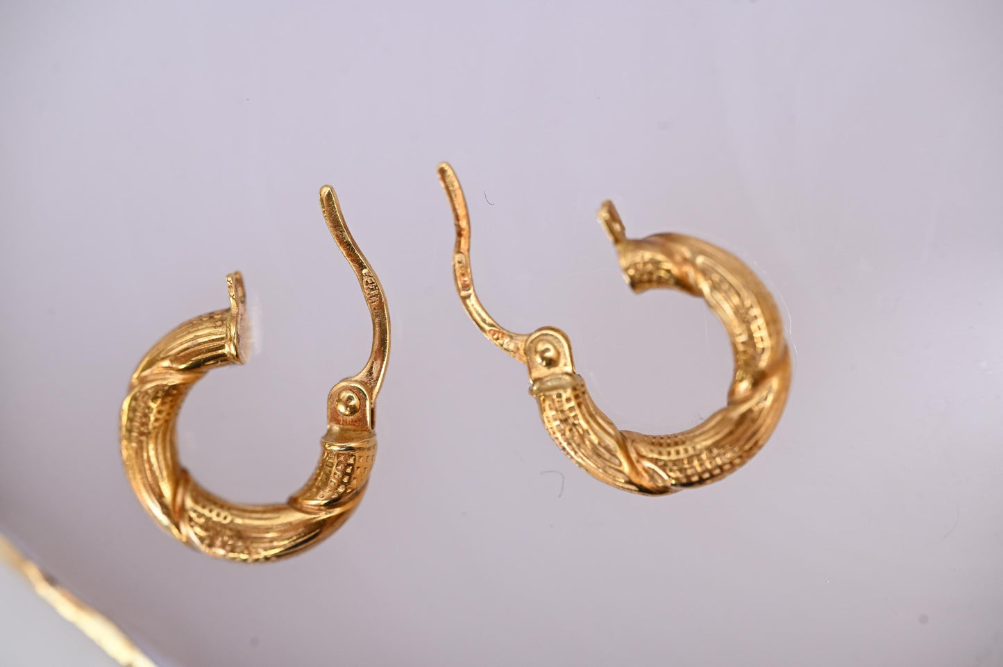 Vintage 18ct Italian Gold Creole Hoop Earrings – Comfortable Size - Twist Design Elegant Yellow Gold Hoops, Hallmarked 750, 18K Solid Gold