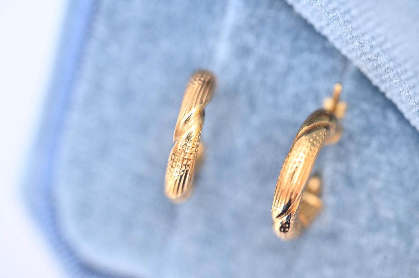 Vintage 18ct Italian Gold Creole Hoop Earrings – Comfortable Size - Twist Design Elegant Yellow Gold Hoops, Hallmarked 750, 18K Solid Gold