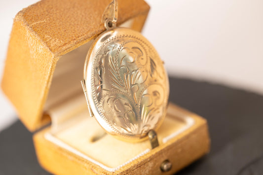 Vintage 9ct Gold Large Oval Locket Pendant, Floral Engraved Locket Pendant, Fully Hallmarked British Vintage with Floral Etched Detail