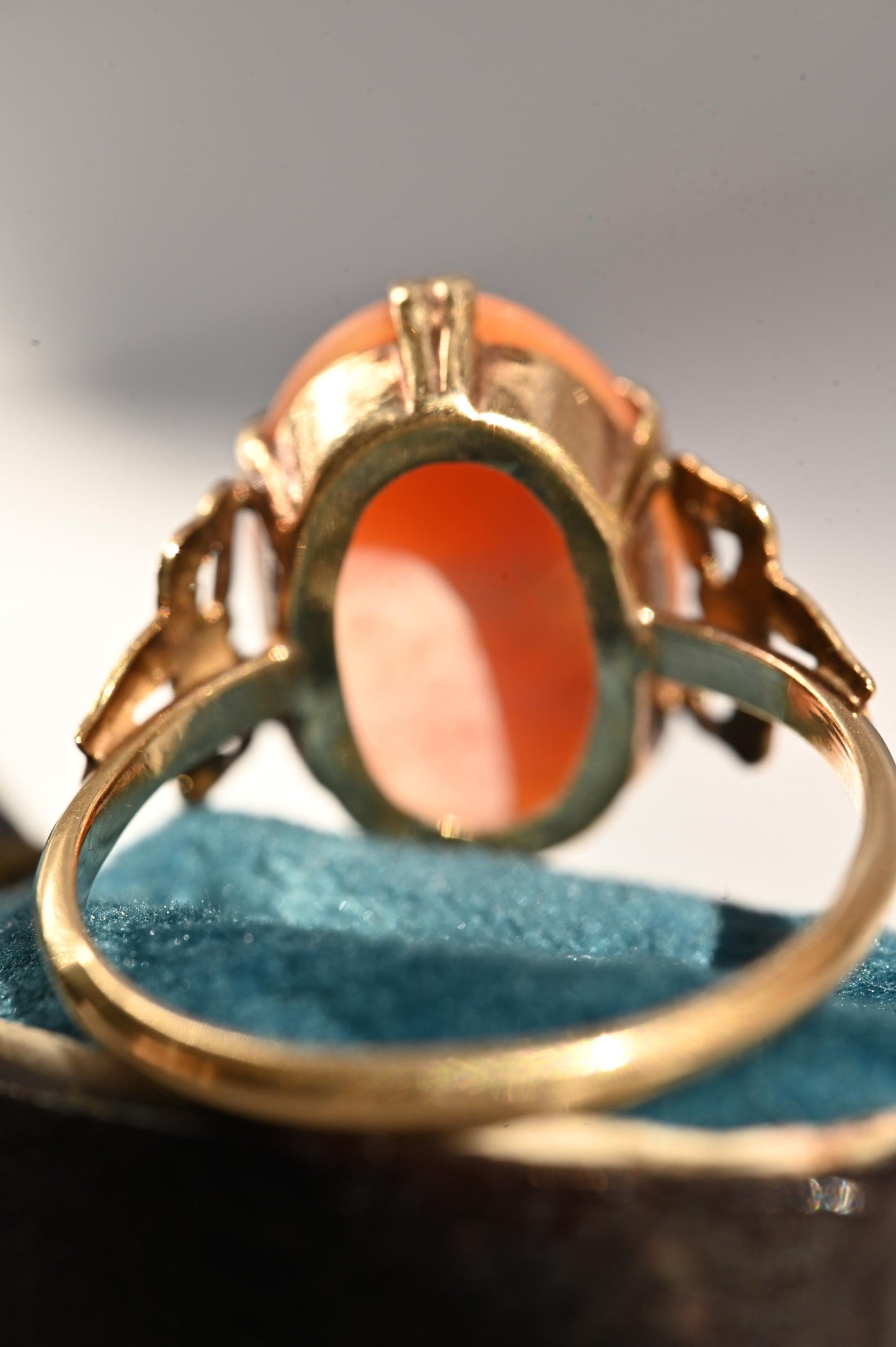 Victorian 9ct Yellow Gold Victorian Cameo Ring, Antique Jewelry - Bow Cameo Stunning Detail, Shell Cameo Ring Size R / 9