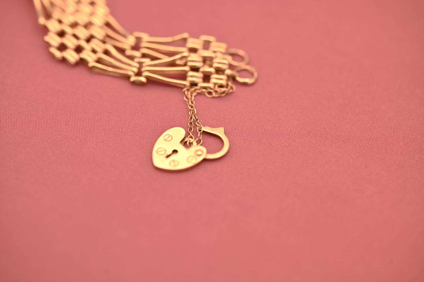 Vintage 1970s 9ct Yellow Gold Bracelet, Smooth Geometric Gate Bracelet, Retro Jewellery, Charm Heart Jewelry, Unusual Jewellery - 9K Estate