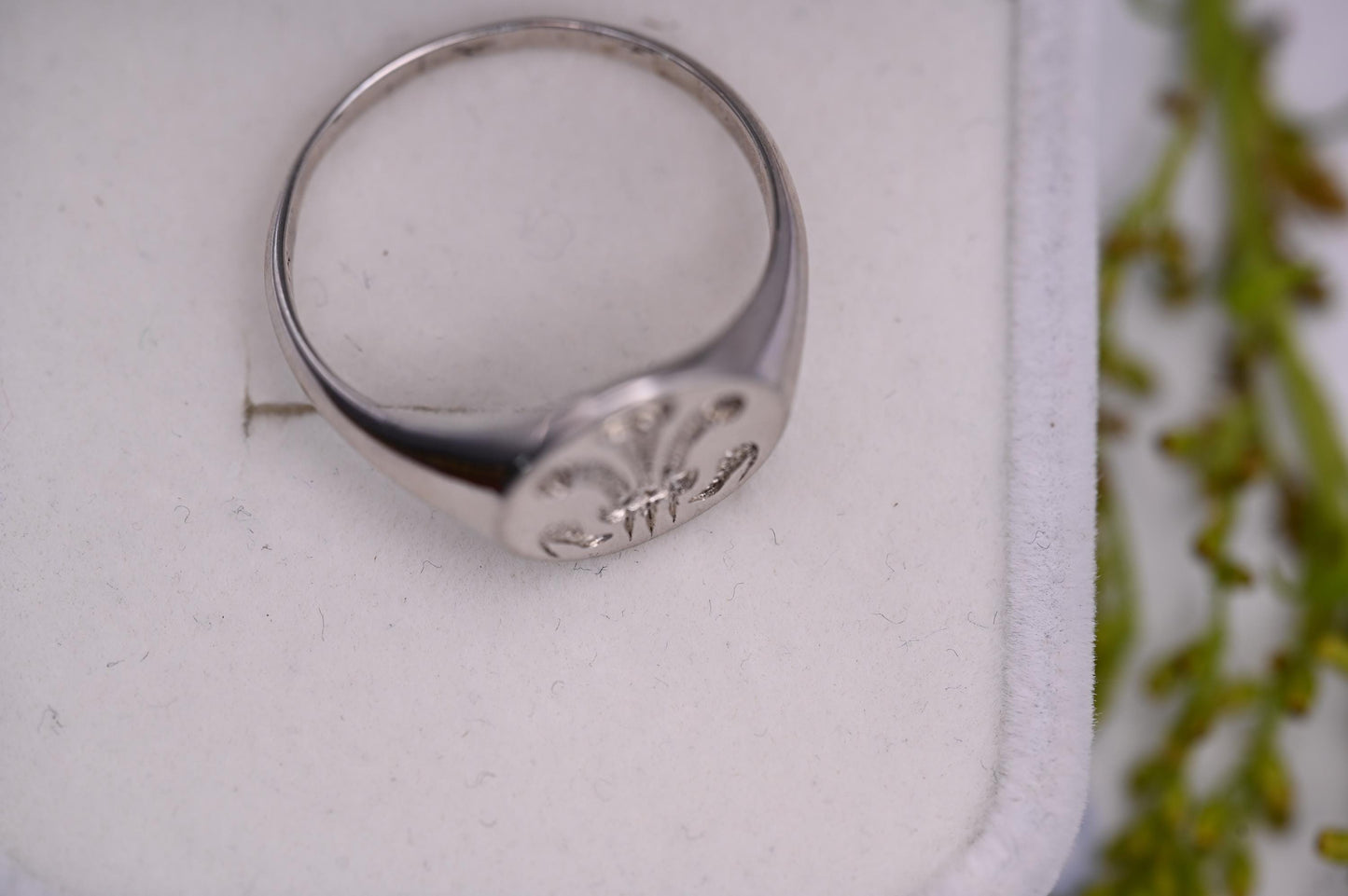 Sterling Silver Welsh Signet Ring, Wales Cymru Round Signet Ring Jewellery, Celtic Welsh Feather Ring. Jewellery Christmas Gift / UK: T