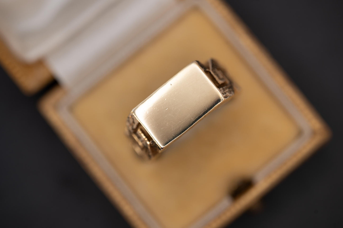 Vintage 9ct Chunky Signet Curb Link Ring, Heavy Jewelry mens ring, Solid Gold England Assayed Size S / 9.5, Estate Jewellery 9k