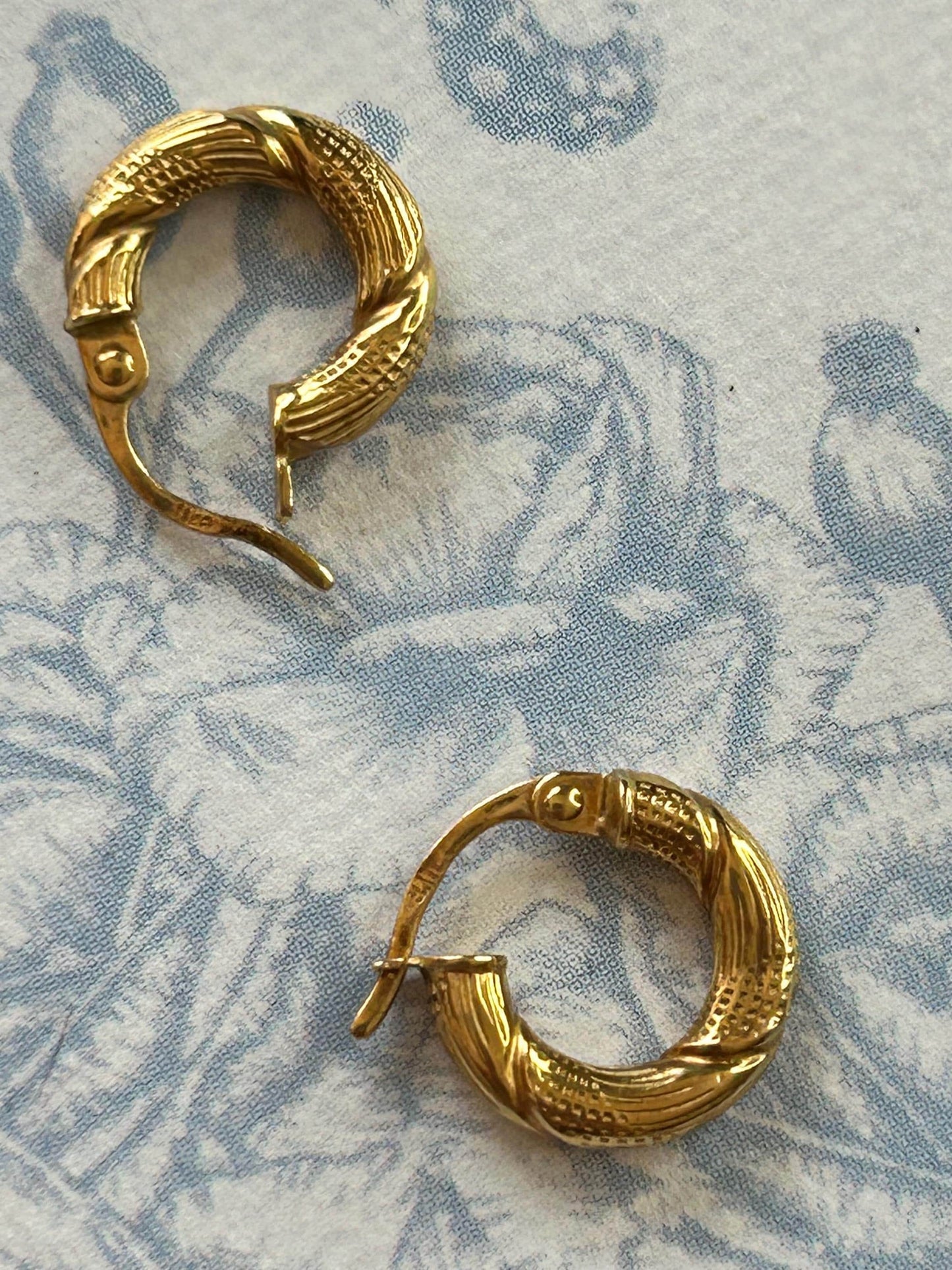 Vintage 18ct Italian Gold Creole Hoop Earrings – Comfortable Size - Twist Design Elegant Yellow Gold Hoops, Hallmarked 750, 18K Solid Gold