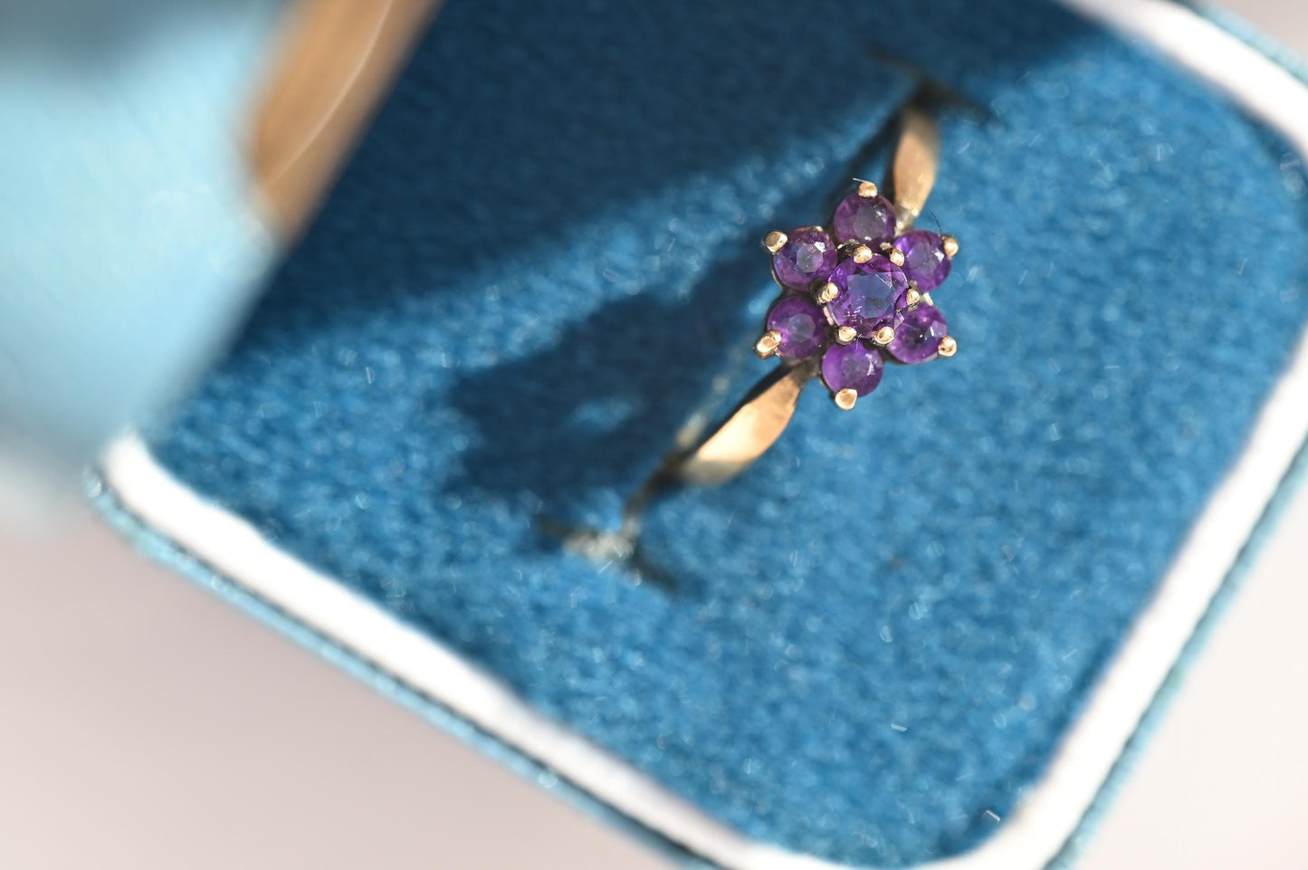 Vintage 9ct Gold Amethyst Forget-Me-Not Romantic Ring. Pretty Floral Jewellery Purple - February Birthstone, Ring Size UK I / US: 4.5