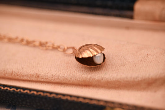 Antique Art Deco Real Pearl Sea Shell 14ct charm, Stunning Shell Clam with Handmade Details. Collectors Antique Charm Pendant 14k