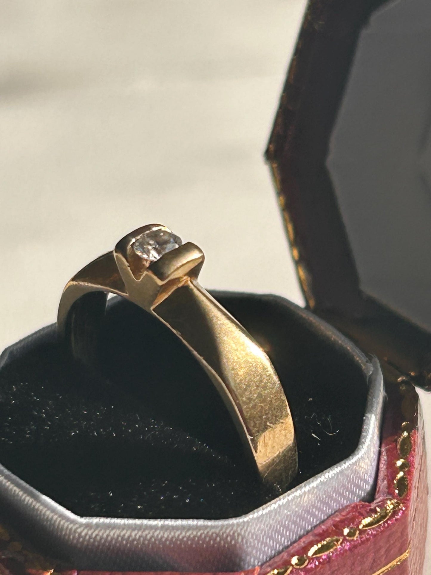 Vintage 18ct Gold Diamond Engagement Ring, Unusual hallmarked Genuine Diamond Ring, Promise Jewelry, Size UK N / US 7