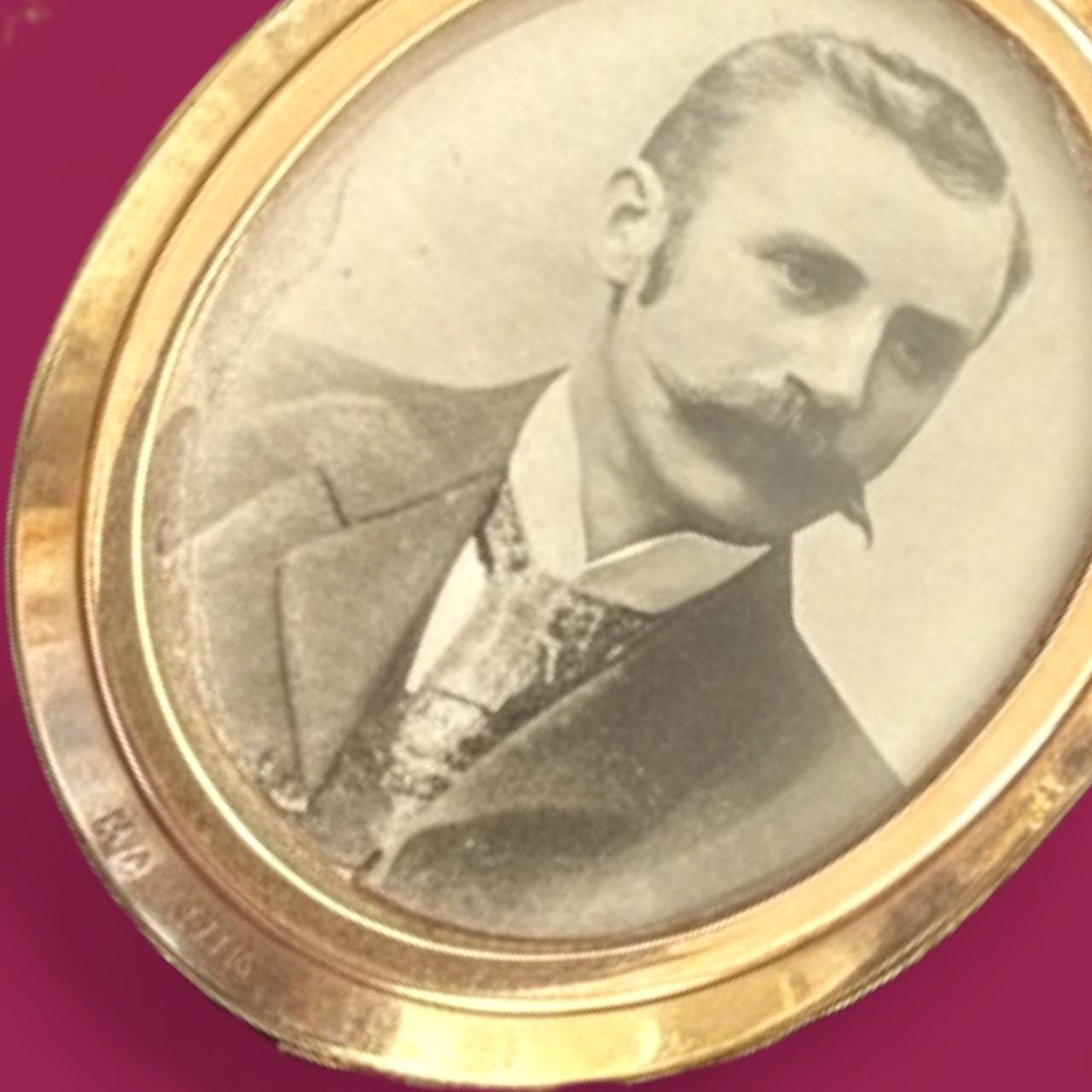 Victorian 9ct Gold Double Sided Locket with Chain and Original Photographs