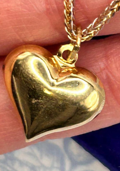 18ct heart pendant (no chain) Elana
