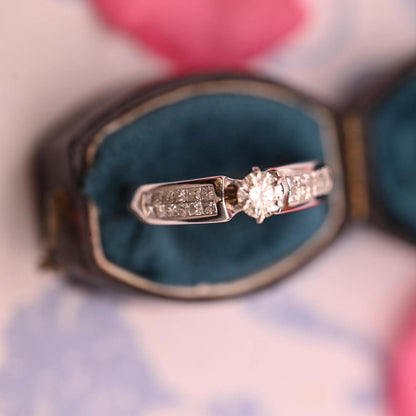 A Superb Vintage 18ct Diamond Engagement Ring Solitaire White Gold, Stunning 0.74 ct Diamond Size UK P, US 8. White Gold Promise Ring 18k
