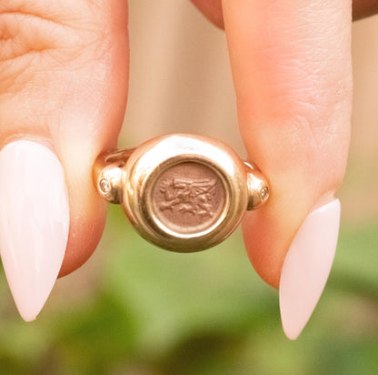 Stunning Clogau ring - vintage - 9ct yellow and rose gold - signet design with diamonds.