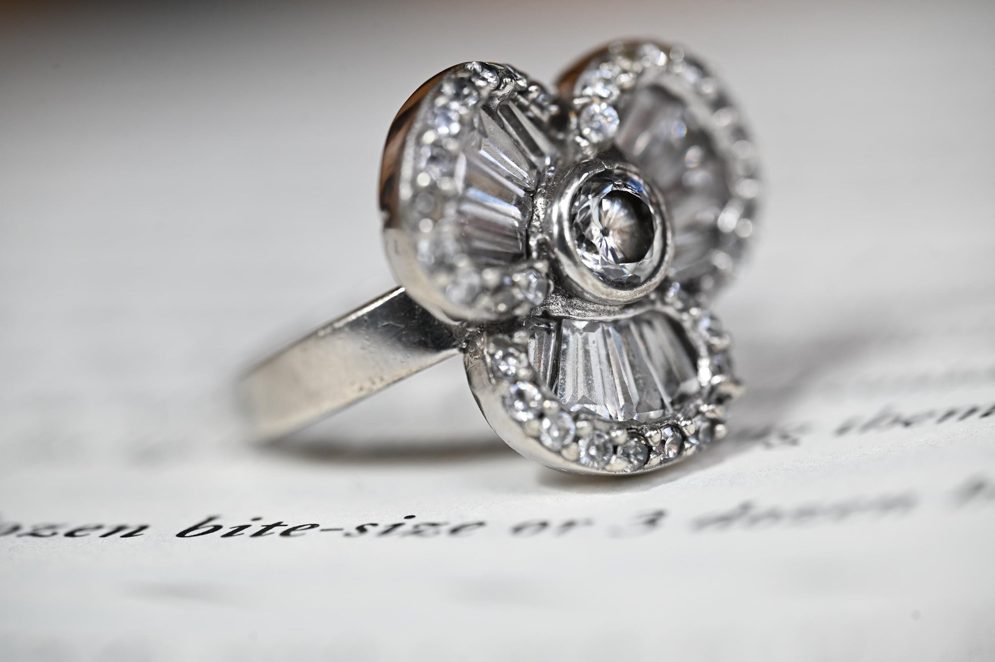 silver sparkly ring with cubic zirconia encrusted flower - statement jewellery - very pretty - real silver - vintage 90s item