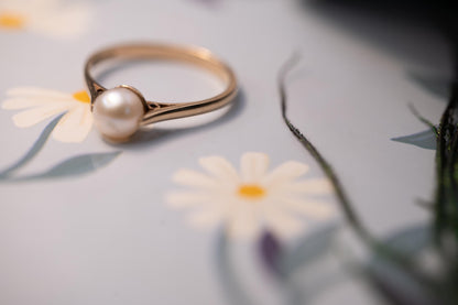 Vintage Cultured Pearl Solitaire 9ct Gold Hallmarked Ring 90s Birmingham - Dainty Ring / Bridal Jewellery