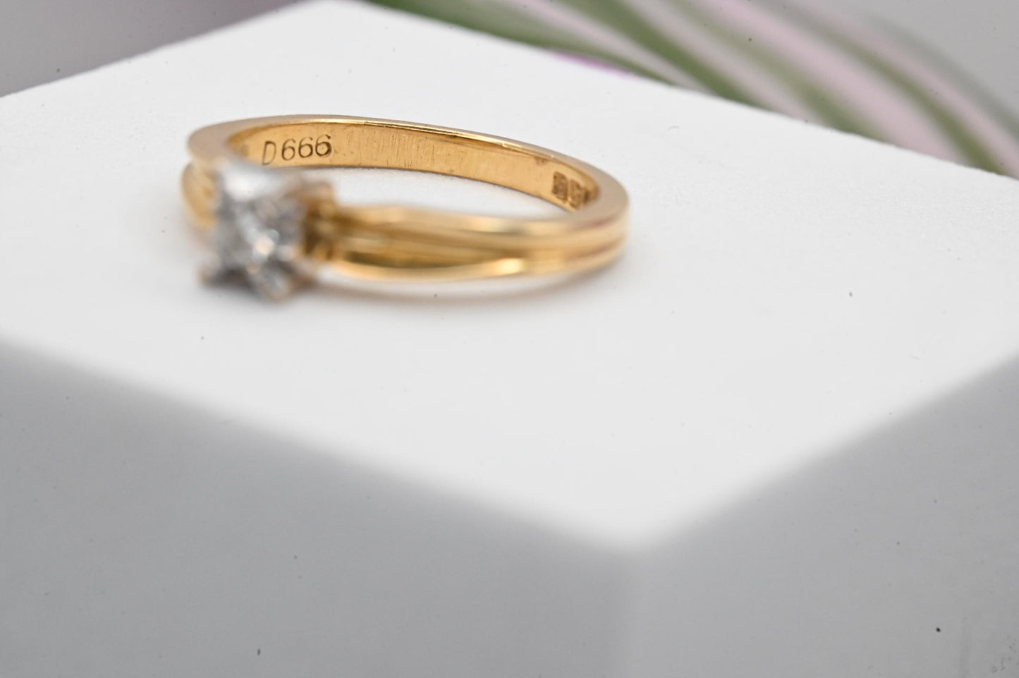 mid century 1960s diamond 18ct gold ring with art deco style - fully assayed with hallmarks clearly shown Birmingham assayed British jewellery