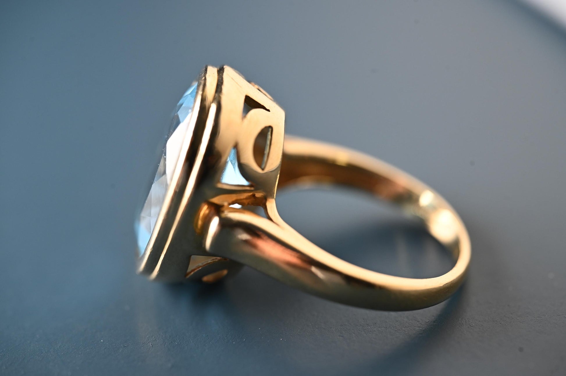 Vintage 80's Dress Statement Ring Swiss Blue Topaz 9ct Yellow Gold