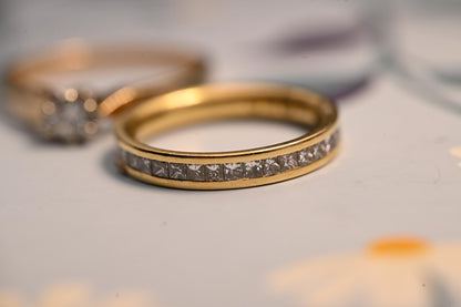 rare find- Renowned Fine Bridal Jewellery by Domino England Full Band Eternity with Princess Cut Brilliant Diamonds with 1.225 ct made with lush 18ct yellow gold - a perfect sophisticated diamond ring