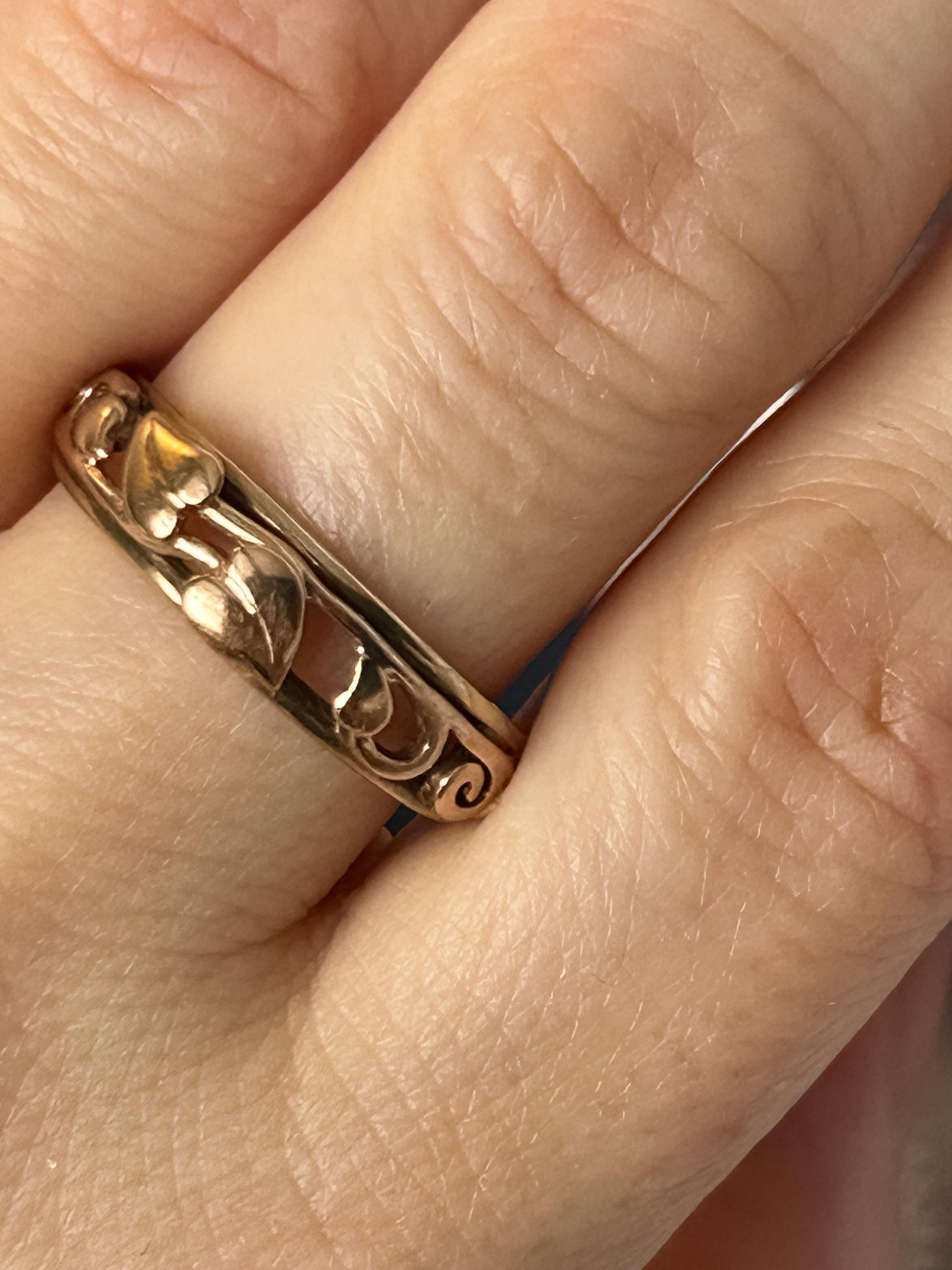 Beautiful Welsh Vintage Clogau Yellow and Rose gold Tree of Life Celtic band ring / wedding band/ statement ring.