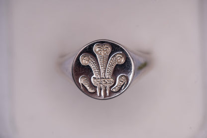 Sterling Silver Welsh Signet Ring, Wales Cymru Round Signet Ring Jewellery, Celtic Welsh Feather Ring. Jewellery Christmas Gift / UK: T
