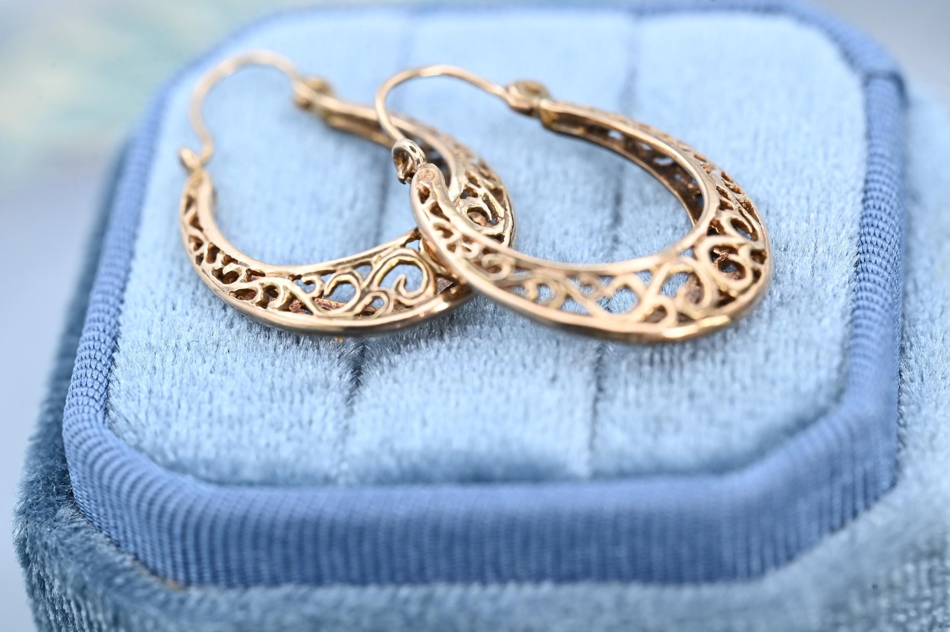Vintage 9ct Gold Filigree Hoop Earrings | Medium Gold Hoops, Classic Retro Jewelry Gift, 9K Unusual Gold Earrings, Mid-Century Jewelry